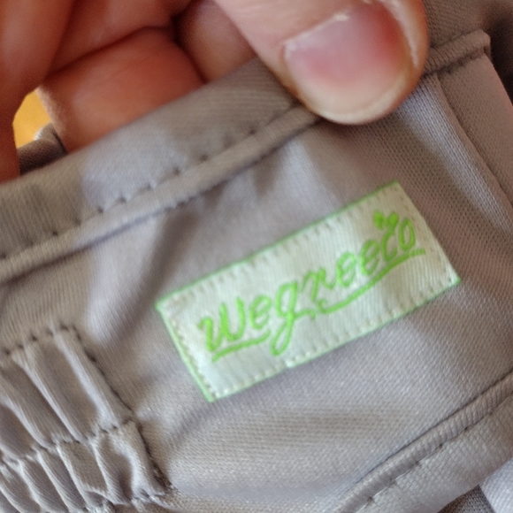 2 wegreeco washable female dog diaper skirt Set Dusty Tan & Gray Medium M Nwot - Picture 5 of 5